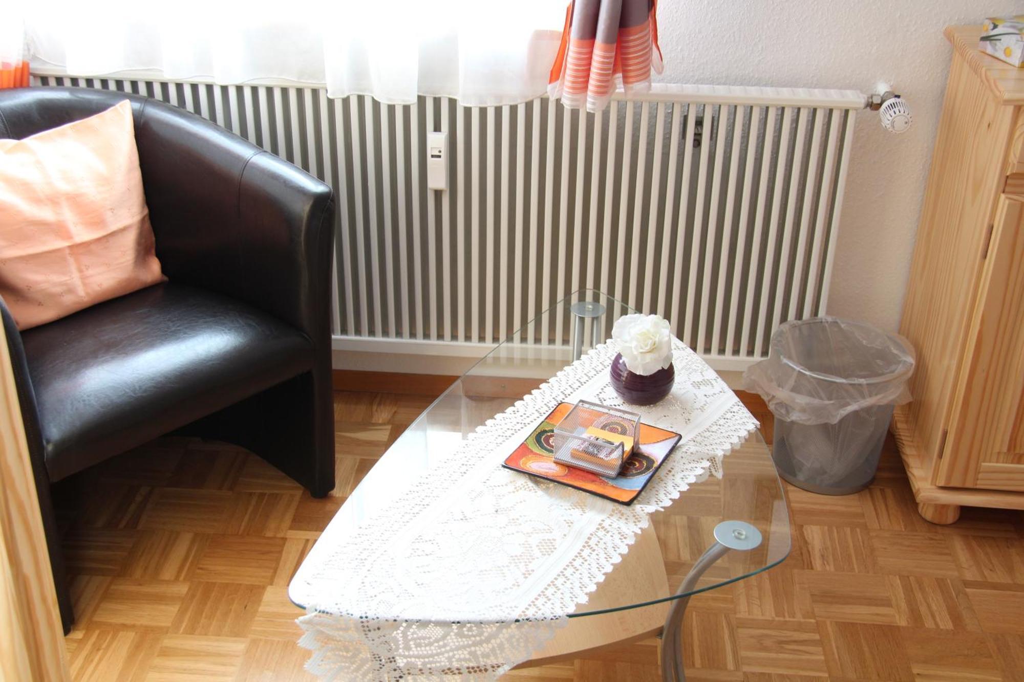 Hotel Am Schloss Neuenstein Room photo